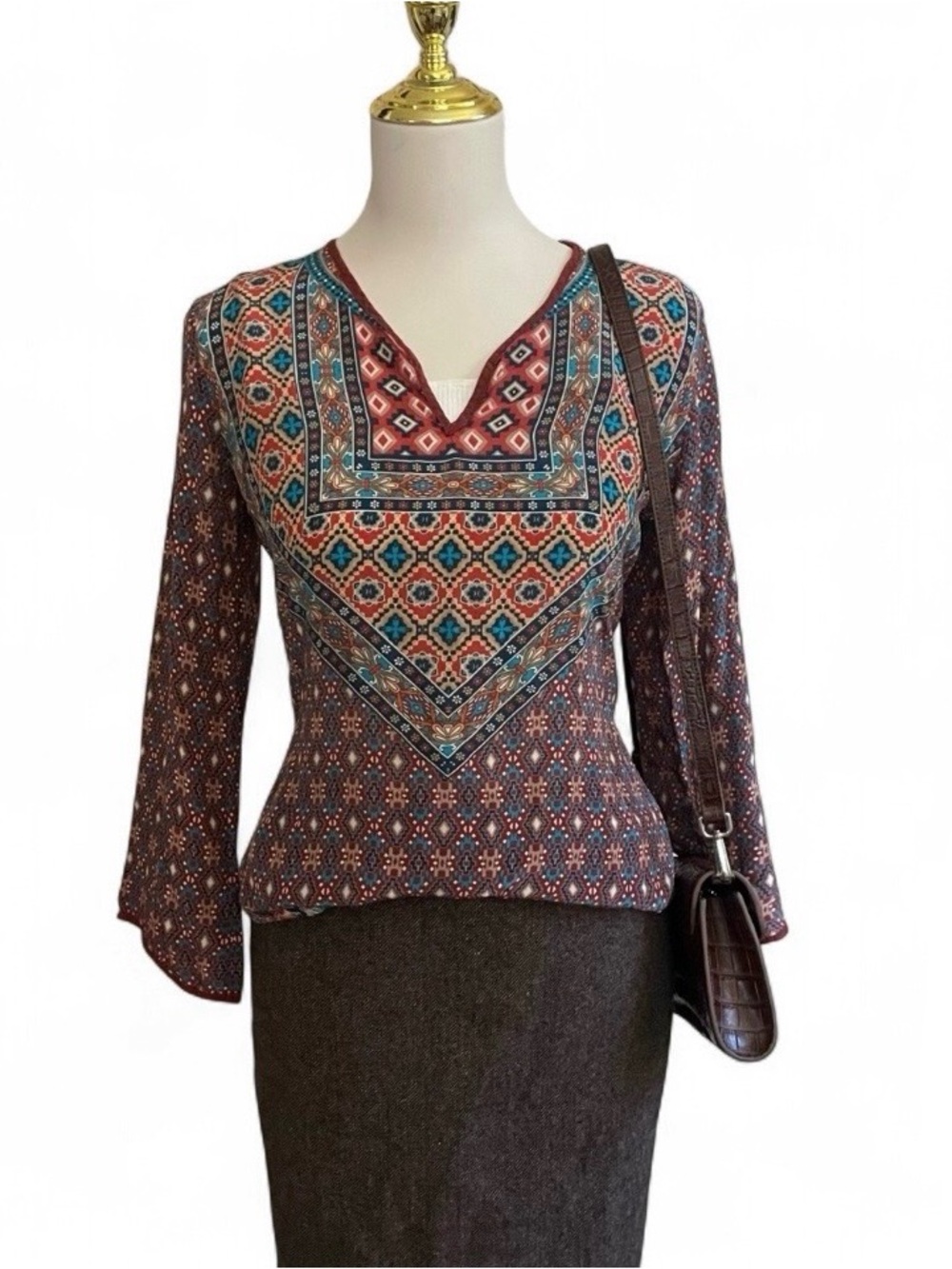 Feathers by Tolani Southwestern Geometric Print V-Neck Tunic Top - Size Small
